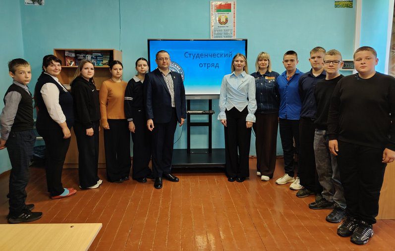 Промопроект «Выбираем студотряд!» состоялся в Белодубровской сред-ней школе