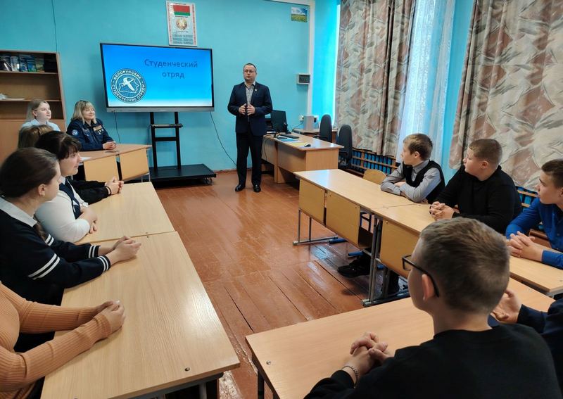 Промопроект «Выбираем студотряд!» состоялся в Белодубровской сред-ней школе