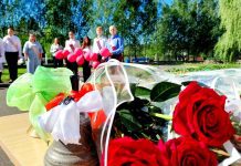 ФОТОФАКТ: В Новосамотевичской школе прошла торжественная линейка, посвящённая последнему звонку