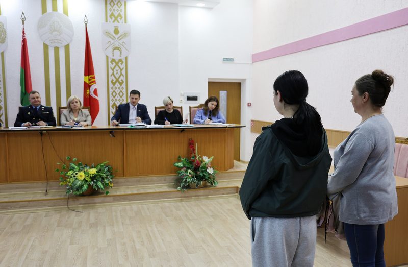 На заседании КДН обсудили вопросы организации летней занятости несовершеннолетних и рассмотрели материалы в отношении подростков и их родителей