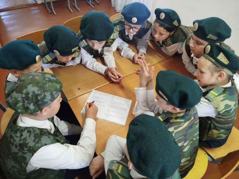 Военно-патриотическая игра «Зарничка» собрала самых смелых и сильных ребят Костюковичского района