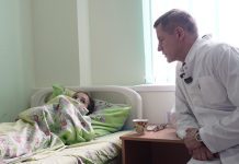 Жизни детей, пострадавших при ударе по автобусу в Брянской области, ничего не угрожает — Ковальчук