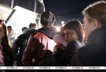 «Слава Богу, дома!» Пассажиры попавшего под удар БПЛА ВСУ автобуса вернулись в Речицу