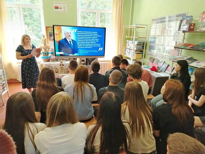 Диалоговая площадка «Беларусь единая» прошла в воспитательно-оздоровительном лагере «Надежда»