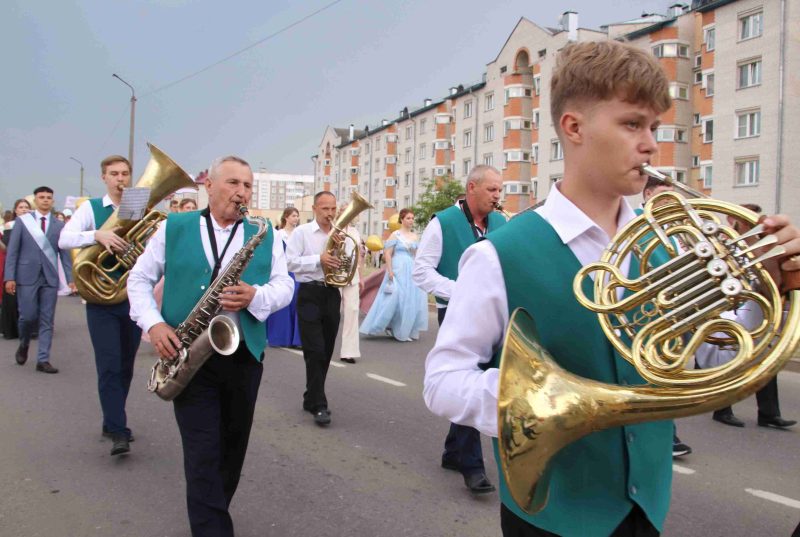 ФОТОФАКТ: Выпускной вечер прошел в Костюковичах