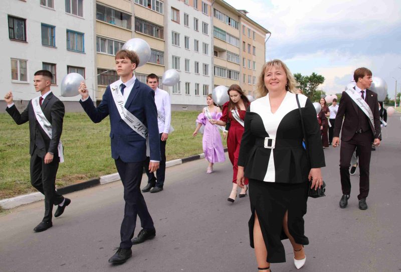 ФОТОФАКТ: Выпускной вечер прошел в Костюковичах