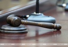 Семья незаконно торговала оружием, взрывчаткой и планировала убить 42 человека: суд вынес приговор