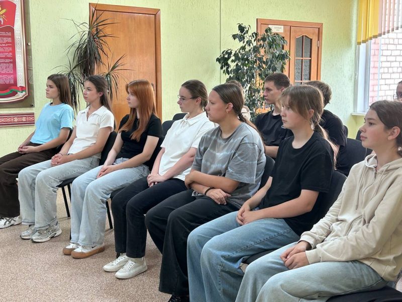 Александра Михеенко встретилась с костюковичскими гимназистами