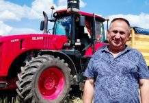 Первые трудовые рекорды жатвы: мы узнали, кто стал первым водителем-тясячником на отвозке зерна
