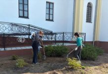 Продолжается благоустройство Свято-Крестовоздвиженского храма