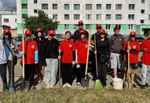 Волонтеры- гимназисты навели порядок в городе
