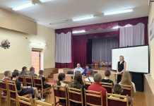 Член Молодежного совета Екатерина Бычкова провела профилактическую встречу со школьниками в Муравилье