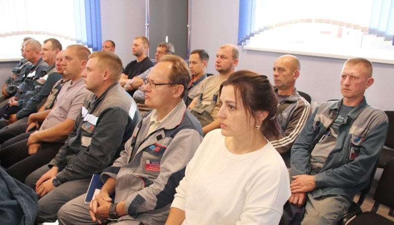 Информационная группа Натальи Осмоловской встретилась с коллективом Костюковичского РГС