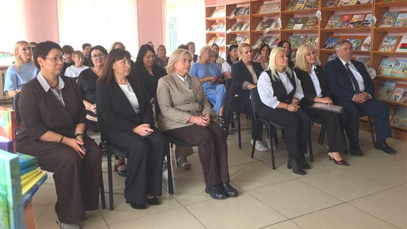 Касцюковічы атрымалі падарунак ад Саюза пісьменнікаў Беларусі