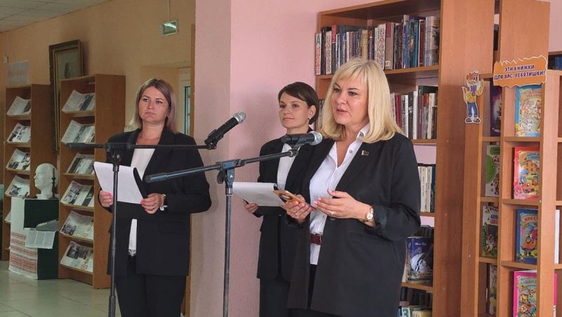 Касцюковічы атрымалі падарунак ад Саюза пісьменнікаў Беларусі