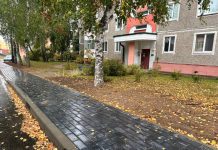 Жильцы дома № 33 микрорайона Молодежный радеют за свой двор